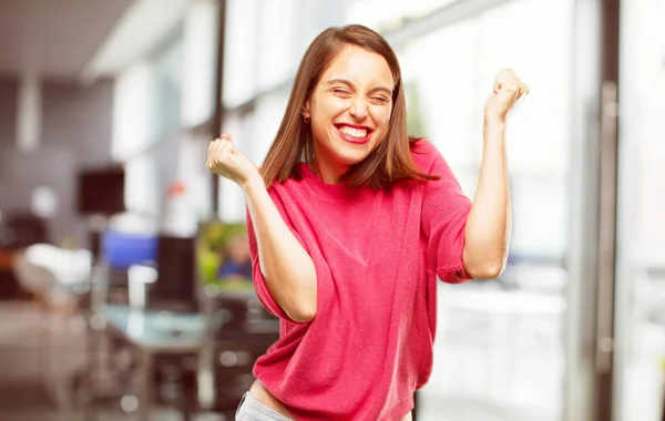 Mujer Joven Cuerpo Completo Sonriendo Bailando Con Música Disco Divertida —  Fotos de Stock