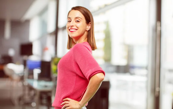 Giovane Donna Corpo Pieno Con Espressione Orgogliosa Felice Fiduciosa Accettare — Foto Stock