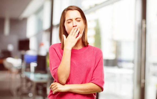 Junge Frau Voller Körper Nicht Begeistert Und Gelangweilt Aussehend Etwas — Stockfoto