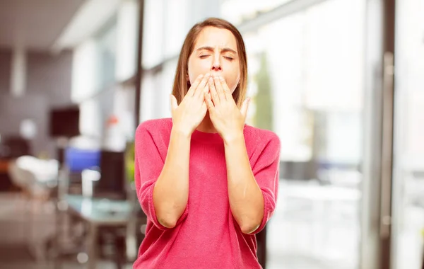 Junge Frau Voller Körper Nicht Begeistert Und Gelangweilt Aussehend Etwas — Stockfoto