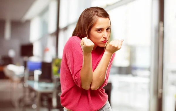 Young Woman Full Body Angry Aggressive Menacing Pose Ready Fight — Stock Photo, Image