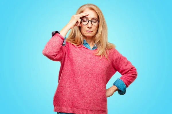 Beautiful Adult Blonde Woman Concentrating Hard Idea Serious Look Facing — Stock Photo, Image