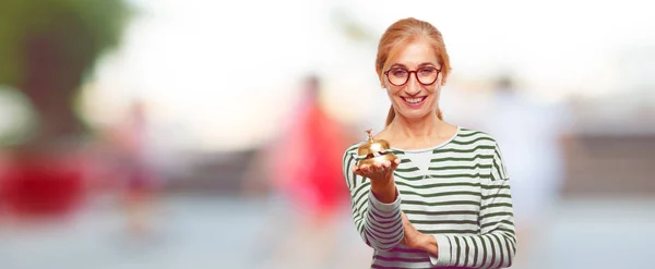 Mayor Hermosa Mujer Con Una Campana Timbre —  Fotos de Stock