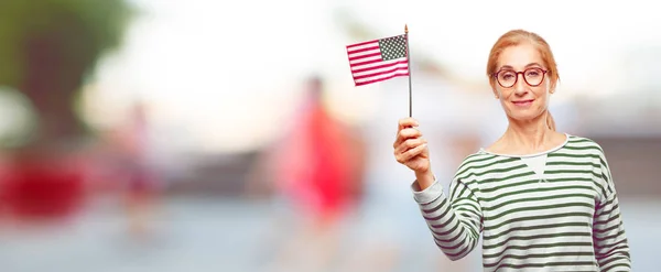 Starszy Piękna Kobieta Flagą Usa — Zdjęcie stockowe