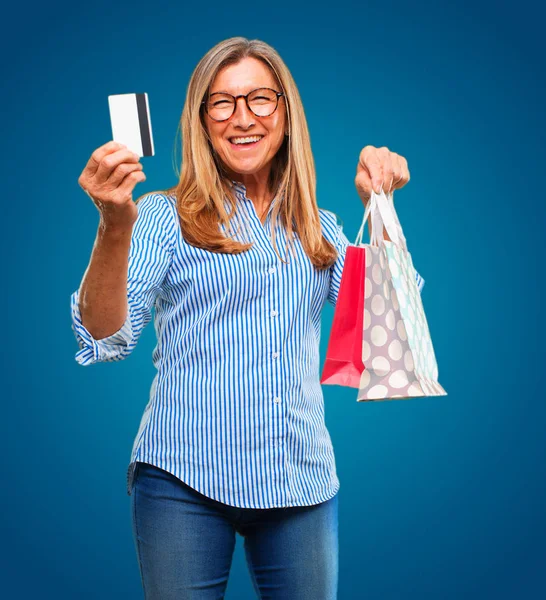 Senior Hermosa Mujer Paga Compra Concepto Dinero —  Fotos de Stock