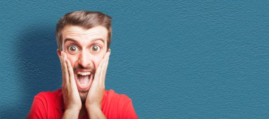 Komik karikatür deli ya da deli adam. İnsan anlamlı karikatür kavramı.