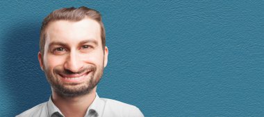 Komik karikatür deli ya da deli adam. İnsan anlamlı karikatür kavramı.