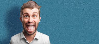 Komik karikatür deli ya da deli adam. İnsan anlamlı karikatür kavramı.