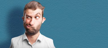 Komik karikatür deli ya da deli adam. İnsan anlamlı karikatür kavramı.