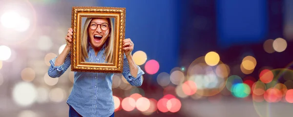 Anziana Bella Donna Con Una Cornice — Foto Stock