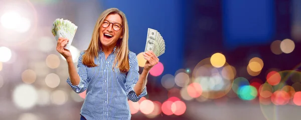 Senior Hermosa Mujer Paga Compra Concepto Dinero — Foto de Stock