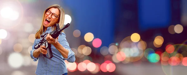 Senior Beautiful Woman Rifle Conflict Concept — Stock Photo, Image