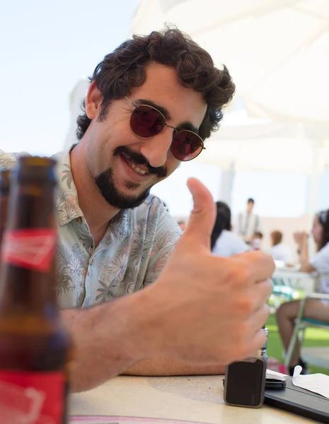 Young Bearded Man Having Beer Holydays — Stock Photo, Image