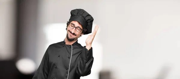 Giovane Chef Felicemente Realizzare Alcune Buone Sorprendenti Notizie Avere Una — Foto Stock