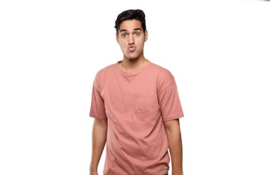 Genç yakışıklı latin erkek hayran ya da ifade şok