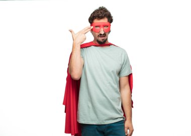 Genç deli süper kahraman adam intihar işareti ile