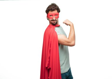 güçlü işareti ile genç deli süper kahraman adam