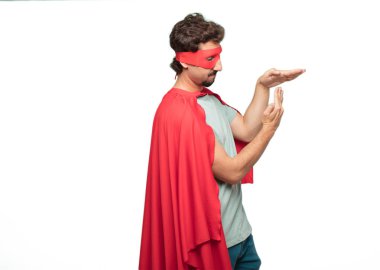 Genç deli süper kahraman adam. Zaman aşımı kavramı.