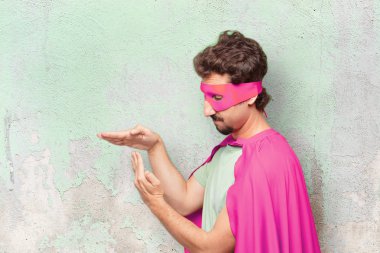 Genç deli süper kahraman adam. Zaman aşımı kavramı.