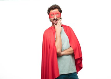 Genç deli süper kahraman adam. Hayret ya da şok ifade.