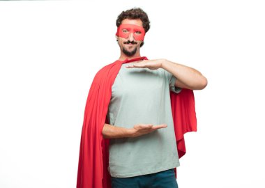 Genç deli süper kahraman adam. İşaret ve jest gösterilen.