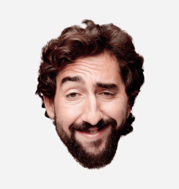 Genç çılgın sakallı adam kesme baş ifade izole ile.