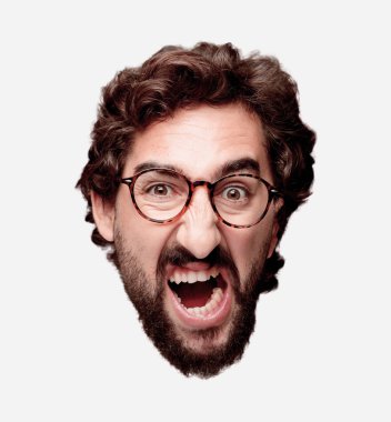 Genç deli adam kesme baş ifade izole sakallı. Hipster rol görünümü gözlüklü. Kızgın ifade.