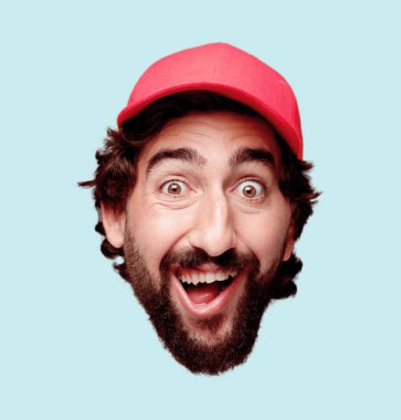 Genç deli adam kesme baş ifade izole sakallı. Teslimat kurye rolü. Mutlu poz. 