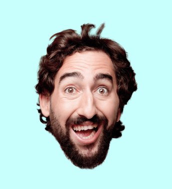 Genç adam mutlu poz sakallı