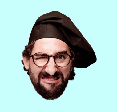 Genç deli adam kesme baş ifade izole sakallı. Şef rolü. Kızgın ifade.