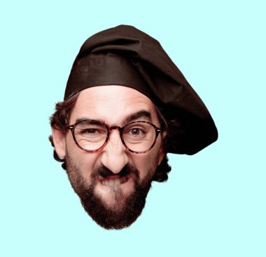 Genç deli adam kesme baş ifade izole sakallı. Şef rolü. Kızgın ifade.