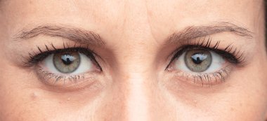 Genç güzel kadın yüz yakın çekim