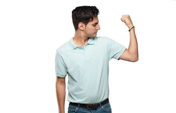 Genç Yakışıklı Latin Adam Güçlü Işareti — Stok fotoğraf