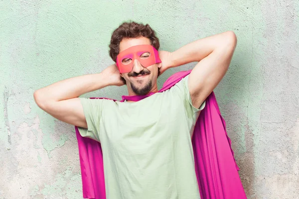 若い狂気スーパー ヒーローの男 満足度式 — ストック写真