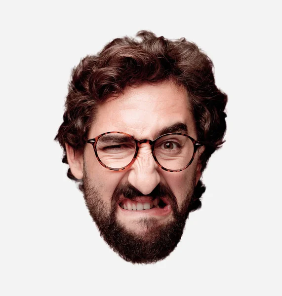 Genç deli adam kesme baş ifade izole sakallı. Hipster rol görünümü gözlüklü. Kızgın ifade.