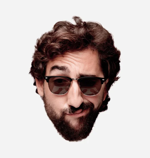 Genç deli adam kesme baş ifade izole sakallı. Hipster rolü ile güneş gözlüğü. 