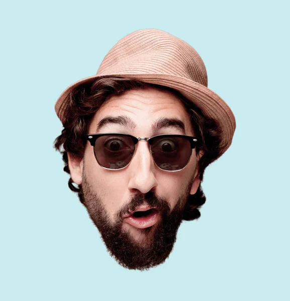 Genç deli adam kesme baş ifade izole sakallı. Turist rolü. Sürpriz kavramı.