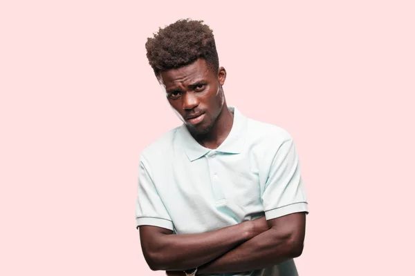 Junge Coole Schwarze Mann Zeichen Ausgeschnittene Person Vor Monochromem Hintergrund — Stockfoto