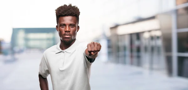 Jovem Legal Sinal Homem Negro Recortar Pessoa Contra Fundo Monocromático — Fotografia de Stock