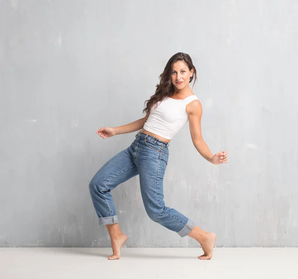 Giovane Bella Donna Corpo Pieno Concetto Street Dance — Foto Stock