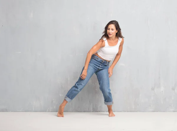 Giovane Bella Donna Corpo Pieno Concetto Street Dance — Foto Stock