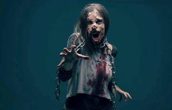 Mulher Morta Zombie Terror Halloween Conceito — Fotografia de Stock