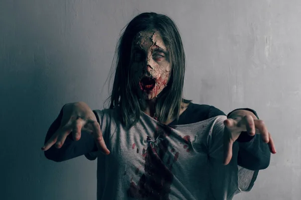 Dead Woman Zombie Horror Halloween Concept — Stock Photo, Image