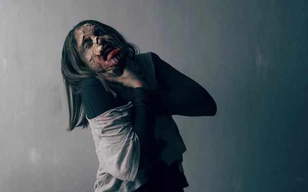 Död Kvinna Zombie Horror Halloween Koncept — Stockfoto