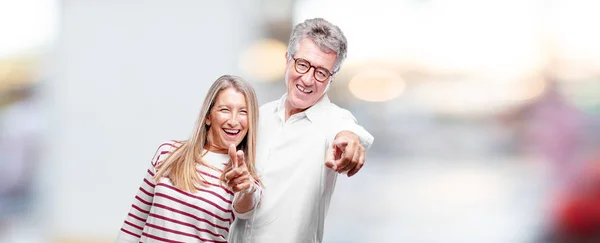 Senior Cool Husband Wife Laughing Hard Something Hilarious Pointing You — Stock Photo, Image