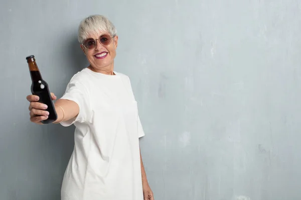 Senior Cool Woman Having Beer Grunge Cement Wall — Stock Photo, Image