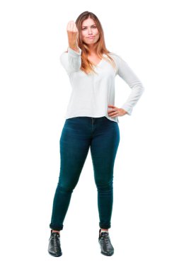 yakınlarındayken İtalyan işareti ile kız