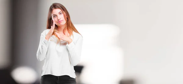 Giovane Bella Donna Corpo Pieno Tempo Fuori Concetto — Foto Stock