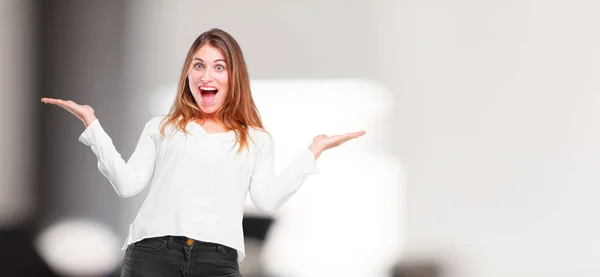 Young Pretty Woman Full Body Amazed Shocked Expression — Stock Photo, Image