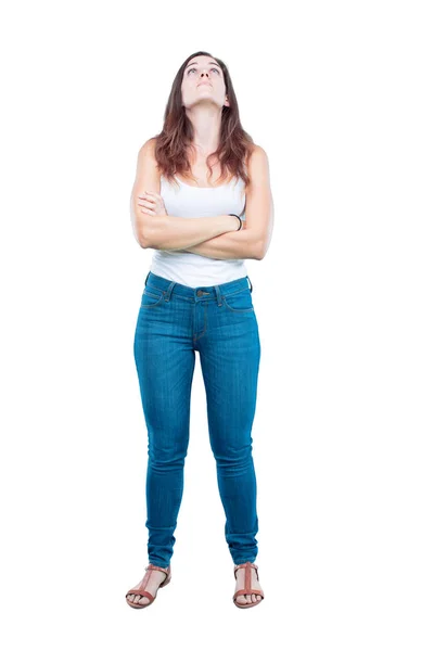 Jovem Menina Bonita Corpo Inteiro Sorrindo Olhando Para Cima Para — Fotografia de Stock